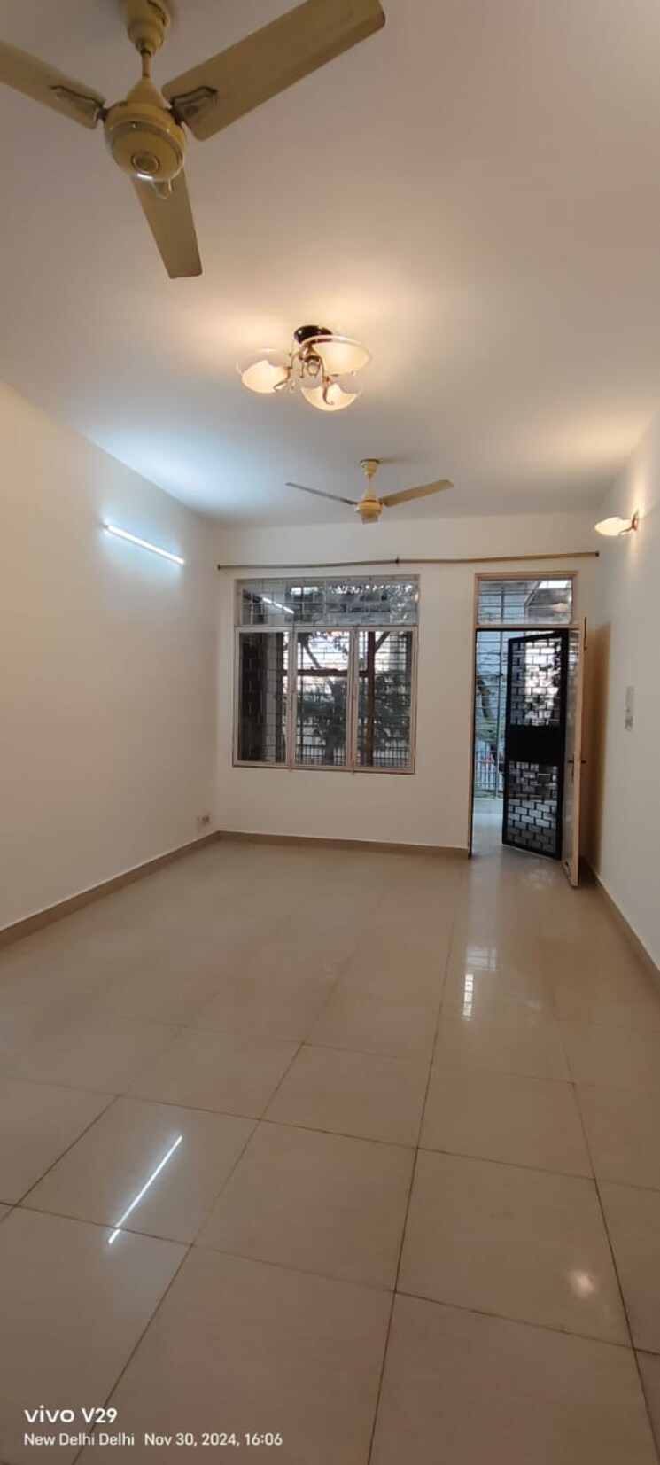 Room, rwa-jasola-sector-8-sfs-flat 3 Bedroom 1200 Sq.Ft. Apartment In Jasola Delhi 8594464