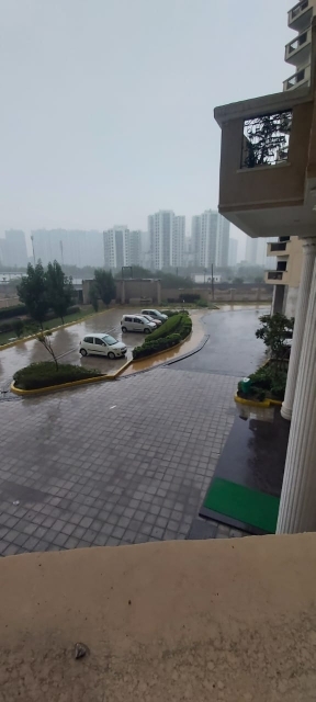 4 BHK + Extra Room Apartment For Sale in Gaurs Green Avenue