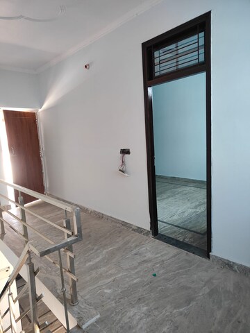 Room in 3 BHK Independent House at Jankipuram – for Rent