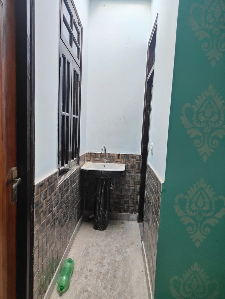 Bathroom, jankipuram 3 Bedroom 1500 Sq.Ft. Independent House In Jankipuram Lucknow 8594536