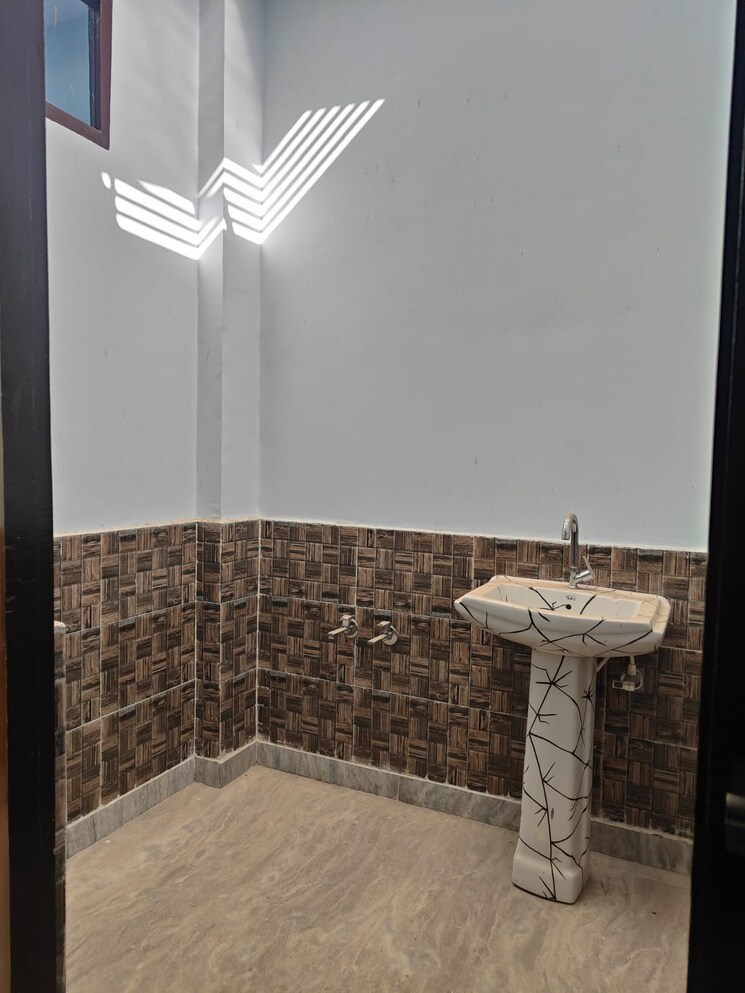 Bathroom, jankipuram 3 Bedroom 1500 Sq.Ft. Independent House In Jankipuram Lucknow 8594536