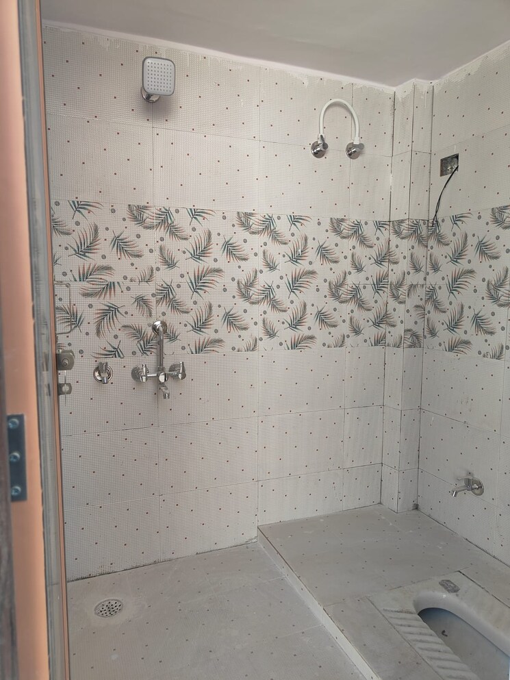 Bathroom, jankipuram 3 Bedroom 1500 Sq.Ft. Independent House In Jankipuram Lucknow 8594536