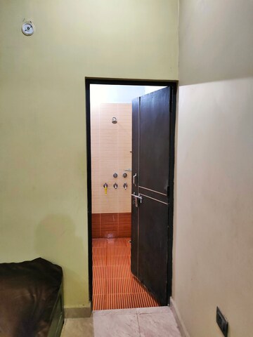 Furnished Amenities in 2 BHK Independent House at Jankipuram – for Rent