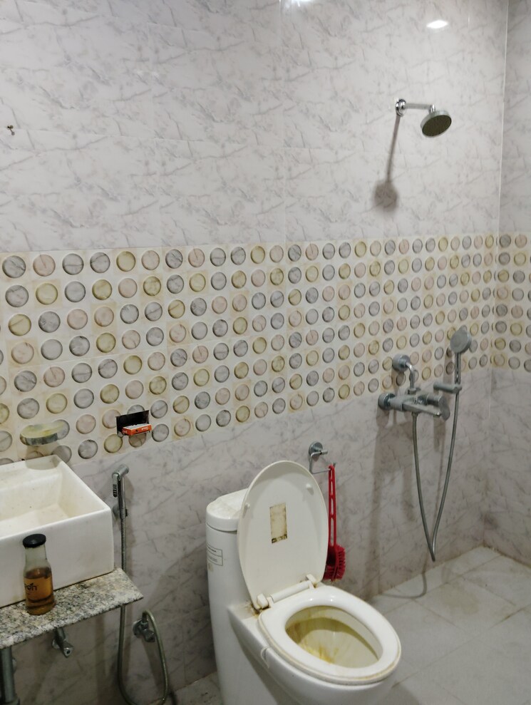 Bathroom, aliganj 3 Bedroom 2000 Sq.Ft. Apartment In Aliganj Lucknow 8594551