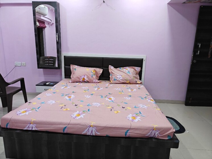 Room, malad west Pg For Boys & Girls In Malad West 8594606