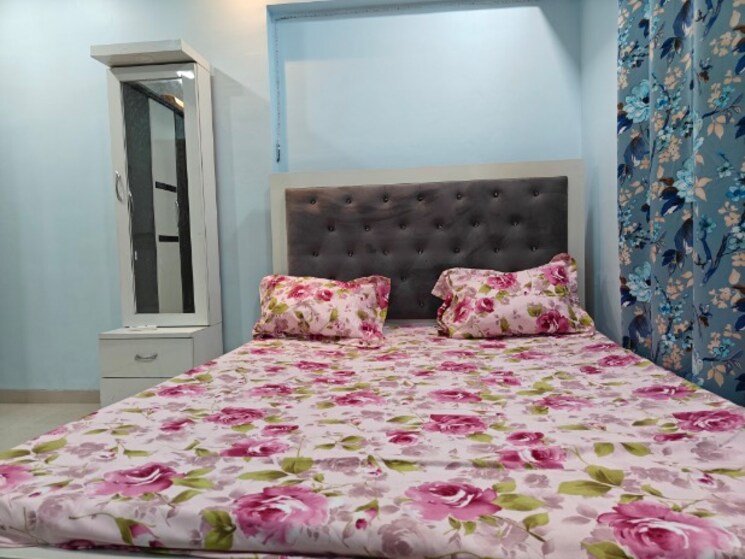 Room, malad west Pg For Boys & Girls In Malad West 8594606