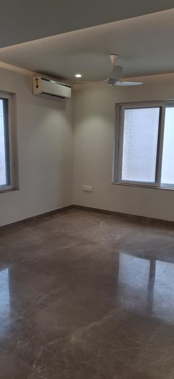 Room in 4 BHK Apartment at Trendset GMR, Banjara Hills – for Rent