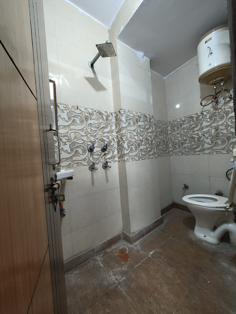 Bathroom, govindpuri 2 Bedroom 450 Sq.Ft. Builder Floor In Govindpuri Delhi 8594675