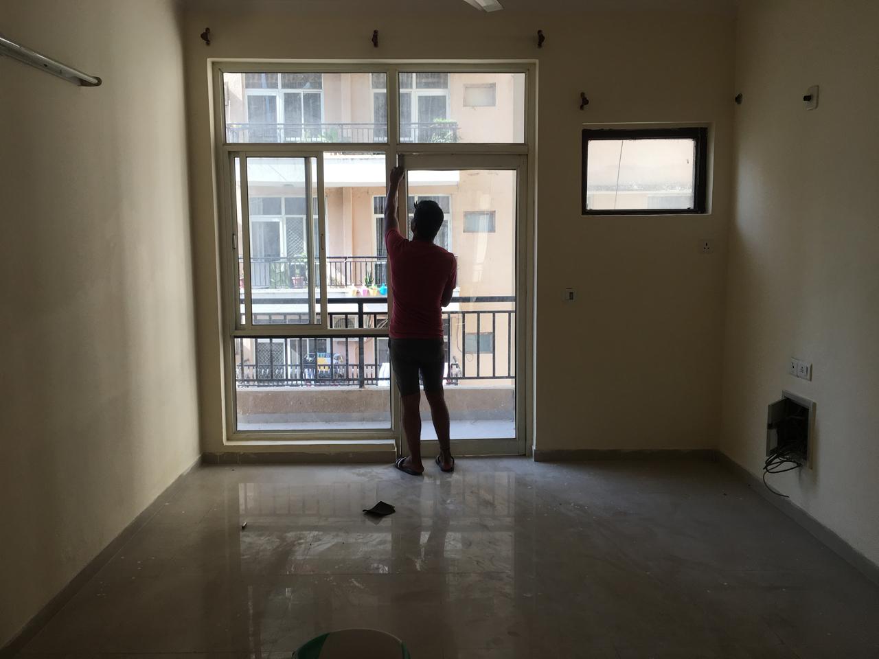 3.5 BHK + Servant Room Apartment For Rent in Rohtas Presidential Tower