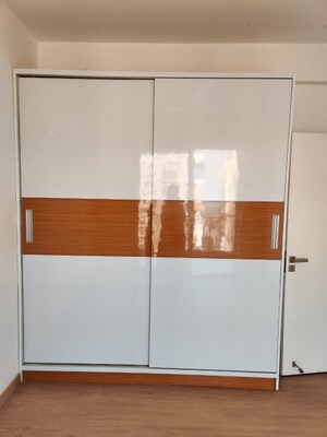 Furnished Amenities in 3.5 BHK Apartment at Emaar Palm Gardens, Sector 83 – for Sale