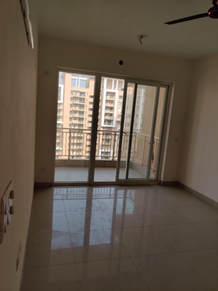 Room, emaar-palm-gardens 3.5 Bedroom 1900 Sq.Ft. Apartment In Sector 83 Gurgaon 8594688