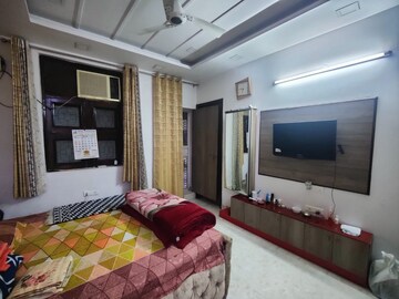 Bedroom in 3 BHK Builder Floor at Kirti Nagar – for Rent