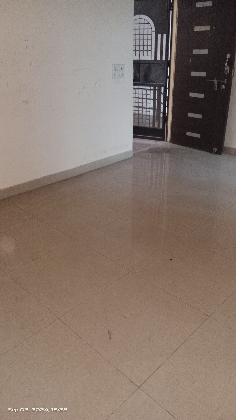 Room, galaxy-north-avenue 2 Bedroom 905 Sq.Ft. Apartment In Gaur City 1 Greater Noida 8594723