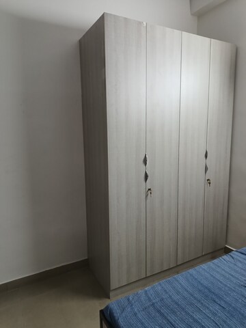 Room in 2 BHK Apartment at Windsor and Nova Society, Ahinsa Khand 2 – for Rent