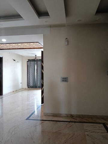 Building Lobby in 3 BHK Builder Floor at Sector 15 – for Rent