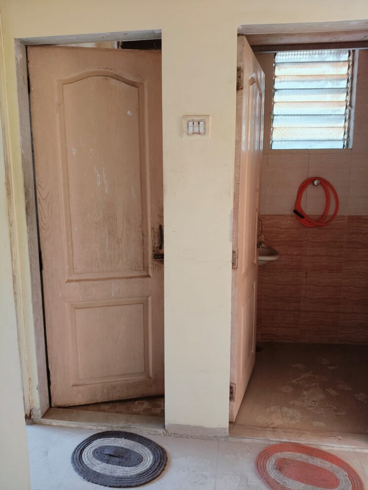 Bathroom, savita-chs-khanda-colony 1 Bedroom 550 Sq.Ft. Apartment In Khanda Colony Navi Mumbai 8594739