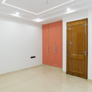 Room in 3 BHK Builder Floor at South Extension I – for Sale