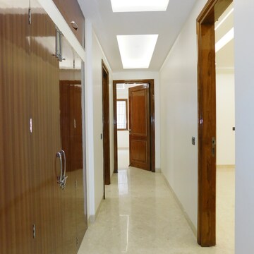 Building Lobby in 3 BHK Builder Floor at South Extension I – for Sale
