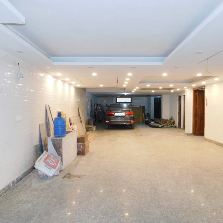  Parking, south extension i 3 Bedroom 2250 Sq.Ft. Builder Floor In South Extension I Delhi 8594769