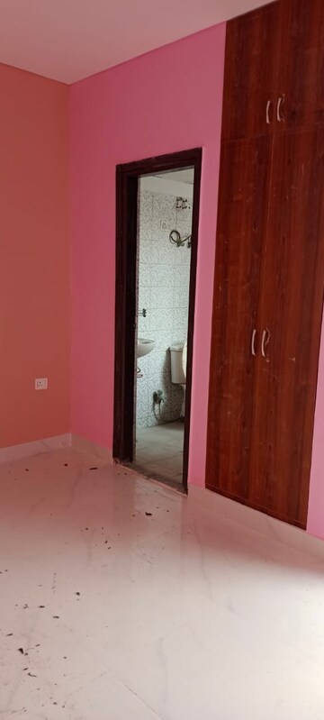 Room in 4 BHK Builder Floor at BPTP Park Elite Floors, Sector 85 – for Rent