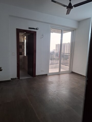 Room in 2 BHK Apartment at Unnati Fortune The Aranya, Sector 119 – for Rent