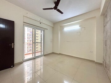 3 BHK Apartment For Sale in Nimbus The Hyde park, Sector 78