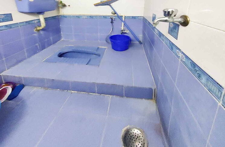 Bathroom, kandivali west Pg For Boys In Kandivali West 8594805