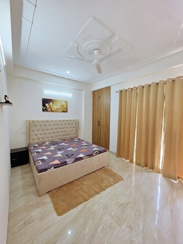 Bedroom in 3 BHK Apartment at Vastu Apartments, Sector 55 – for Rent