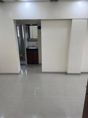 Room in 2 BHK Apartment at Saptrishi Juhu Serene, Dn Nagar – for Rent