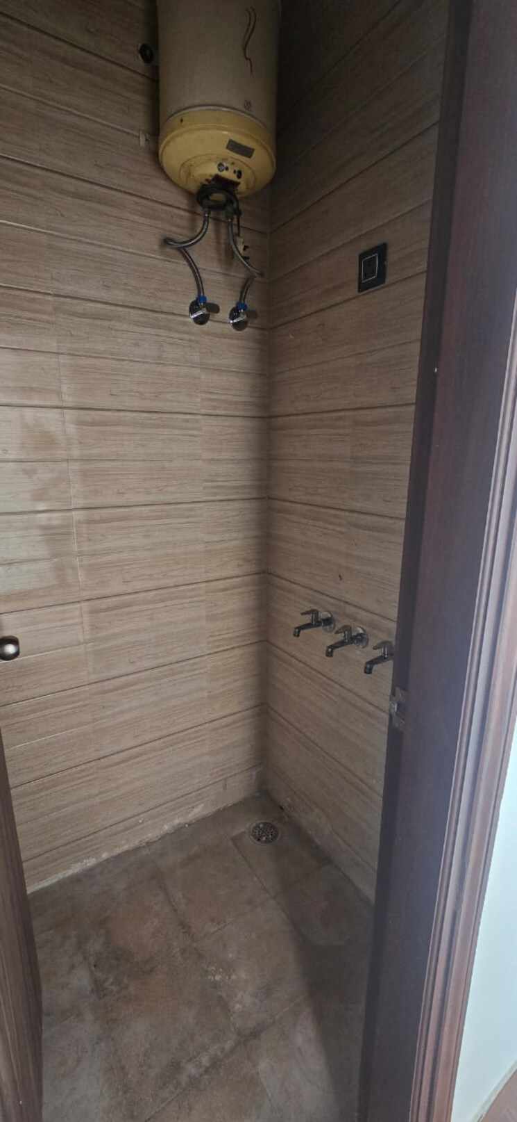 Bathroom, bptp-eden-estate 3 Bedroom 2700 Sq.Ft. Independent House In Sector 81 Faridabad 8594853