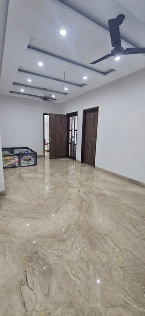 Room in 3 BHK Independent House at BPTP Eden Estate, Sector 81 – for Sale