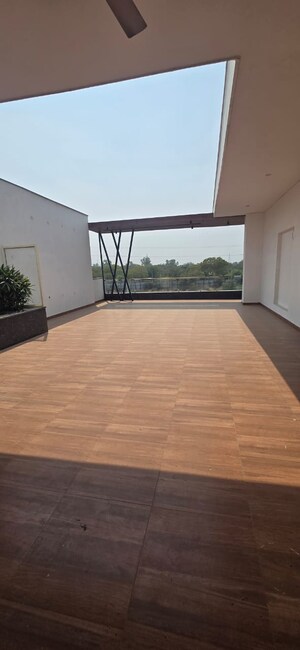 Room in 3 BHK Independent House at BPTP Eden Estate, Sector 81 – for Sale