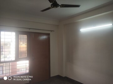 Room in 3 BHK Builder Floor at Sector 55 – for Rent