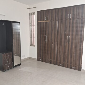 Room in 3 BHK Apartment at Puri Vip Floors, Sector 81 – for Rent