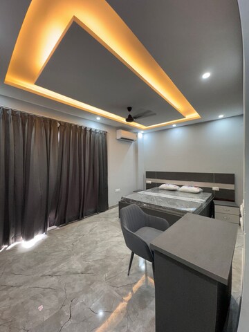 Team Area in 1 BHK Builder Floor at Sector 55 – for Rent