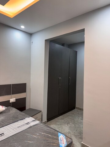 Room in 1 BHK Builder Floor at Sector 55 – for Rent
