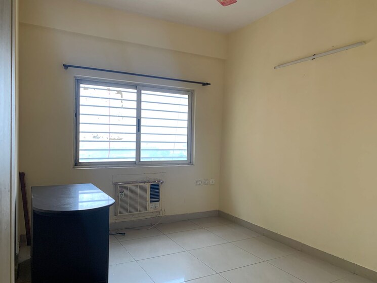 Room, landcraft-golf-links 2.5 Bedroom 1315 Sq.Ft. Apartment In Pandav Nagar Ghaziabad 8594916