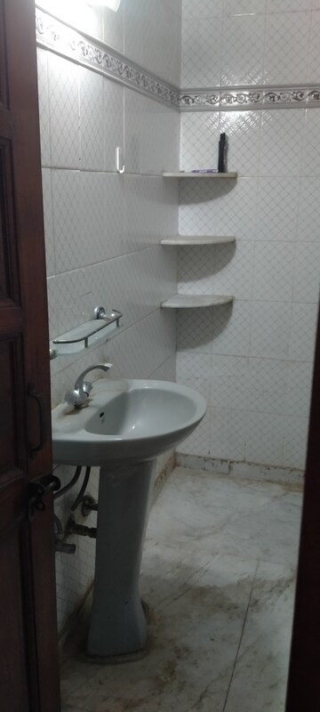 Bathroom in 2 BHK Builder Floor at Sector 41 – for Rent