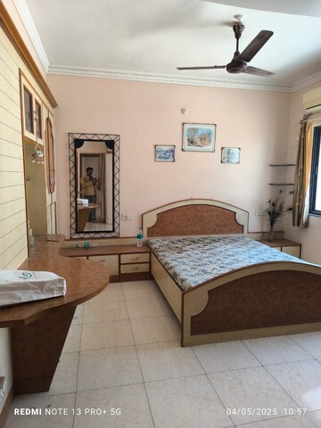 Room in 3 BHK Apartment at Sangli Miraj Road – for Rent