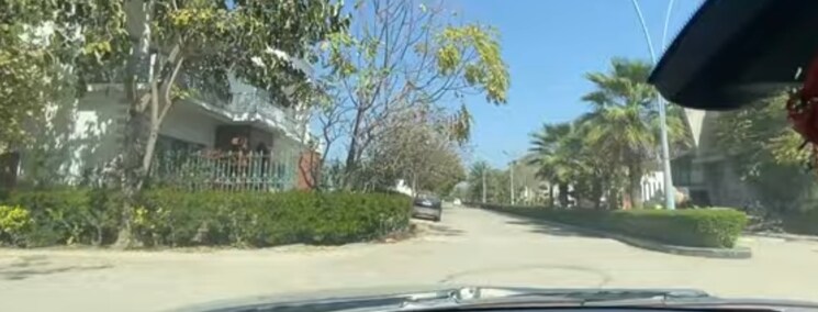 Garden, omaxe-silver-birch  304 Sq.Yd. Plot In North Mullanpur Chandigarh 8594958