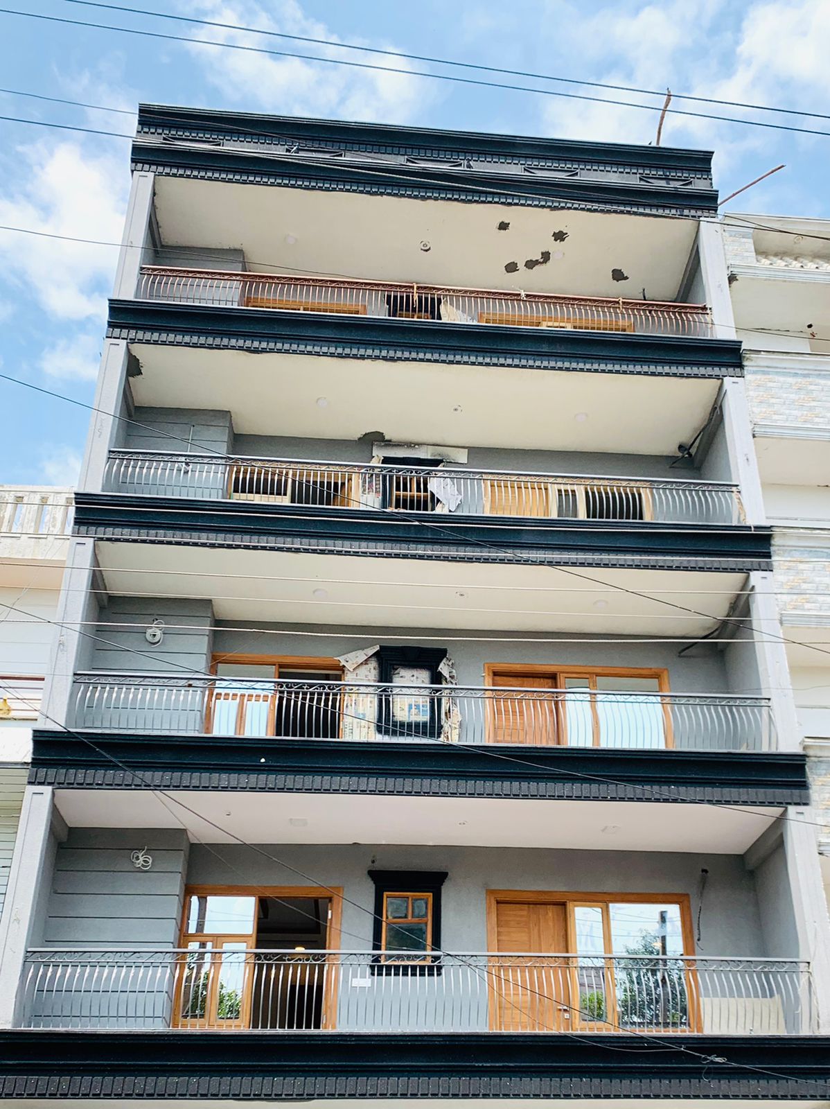 4 BHK + Pooja Room,Servant Room,Study Room,Extra Room Builder Floor For Rent in Green Fields Colony