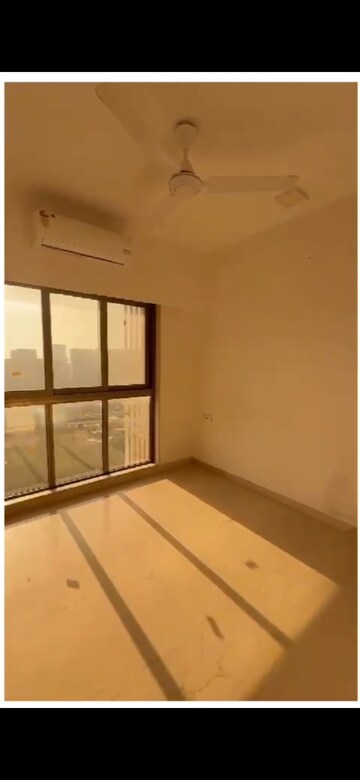 Room in 2 BHK Apartment at Platinum Prive, Andheri West – for Rent