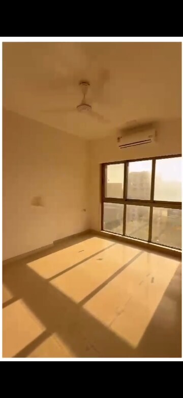 Room in 2 BHK Apartment at Platinum Prive, Andheri West – for Rent