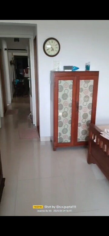 Room in 2 BHK Apartment at Shree Sanman Apartment, Andheri West – for Rent