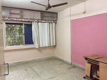 Bedroom in 2 BHK Apartment at Kothrud – for Rent