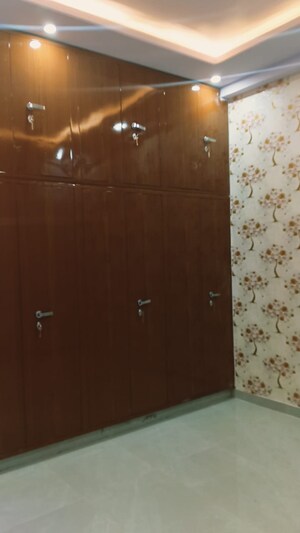 Bedroom in 4 BHK Villa at Kalwar Road – for Sale