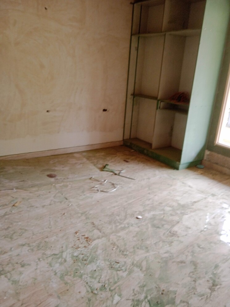 Room, rajendra nagar 4 Bedroom 360 Sq.Yd. Builder Floor In Rajendra Nagar Ghaziabad 8595263