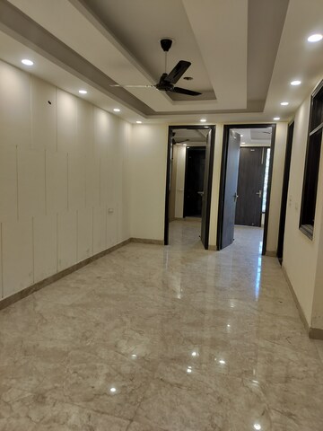 Room in 2 BHK Builder Floor at Sultanpur – for Rent