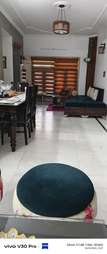 3 BHK Apartment For Rent in Vigyapan Lok Apartments, Mayur Vihar Phase 1