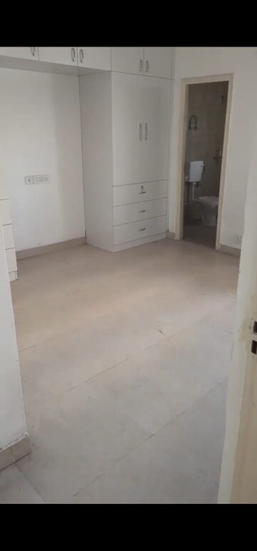 Room in 2 BHK Apartment at Paras Dews, Sector 106 – for Rent